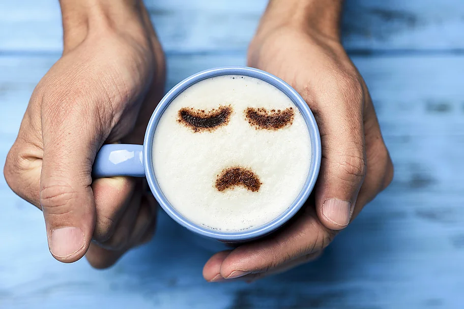18 stycznia 2021 powinien wypadać najbardziej depresyjny dzień roku. Czy to prawda? Wyjaśniamy, skąd pochodzi ta informacja i kto wymyślił Blue Monday. Blue Monday to fake news. Skąd się wziął najbardziej depresyjny dzień roku?