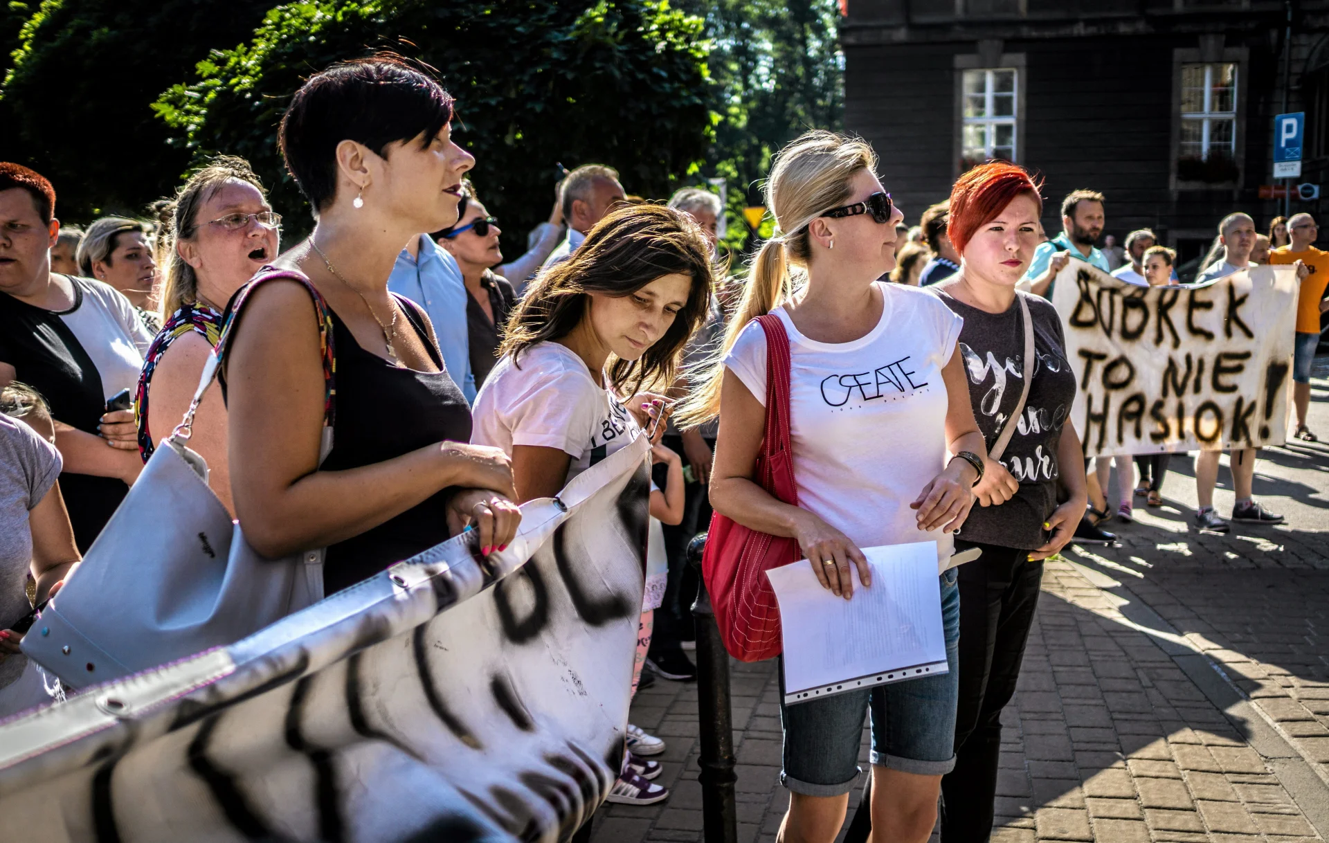 Protest mieszkańców dzielnicy Bobrek przeciwko nielegalnym wysypiskom w mieście.