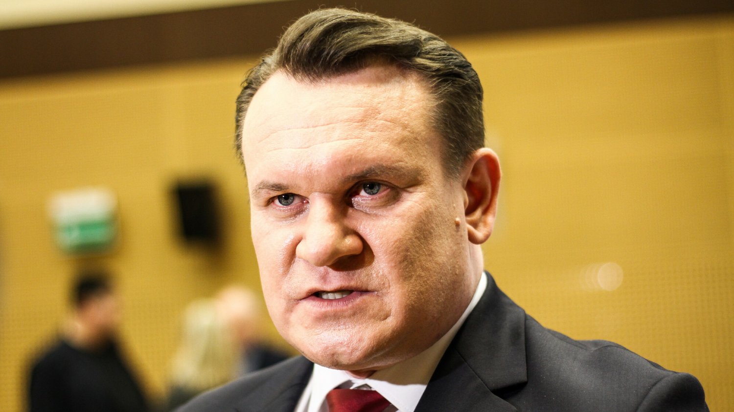 Dominik Tarczyński spiął się z dziennikarzem TVN. Dominik Tarczyński z PiS
