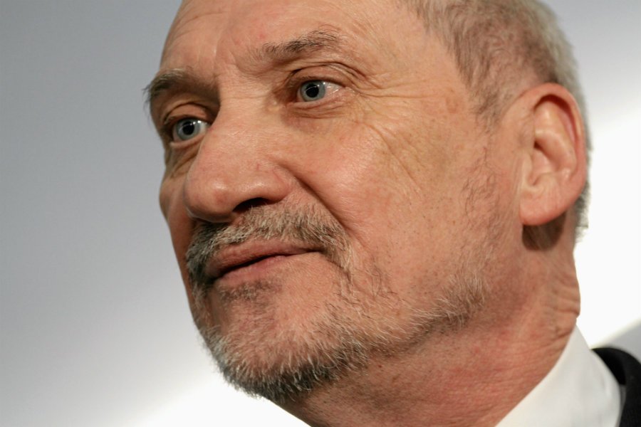 Antoni Macierewicz i jego Podkomisja słali zawiadomienia do prokuratury ws. ustaleń komisji Millera dot. katastrofy smoleńskiej.
