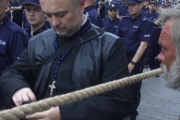 Ta sytuacja nie ułożyła się po myśli żebraka.