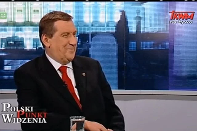Profesor Jacek Rońda przyznał w studiu Telewizji Trwam, że piloci tupolewa zeszli poniżej wysokości 100 metrów