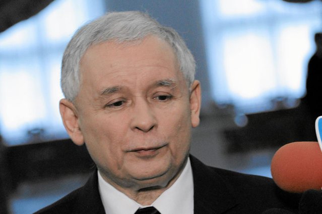 Jarosław Kaczyński ma cierpieć na powazne problemy ze stawem kolanowym.