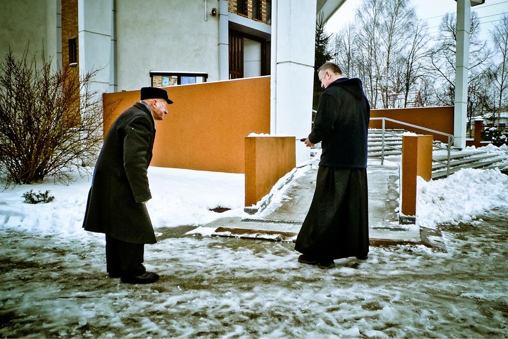 Ksiądz Wojciech Lemański w parafi w Jasienicy