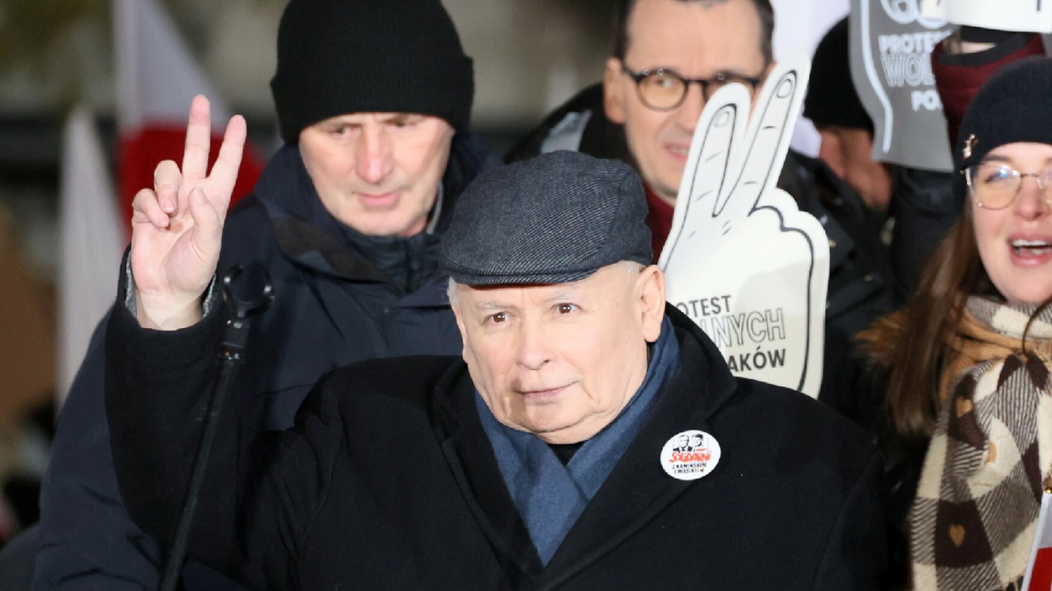 Kaczyński grzmi pod Sejmem. "Groza! Tracimy wszelkie uprawnienia!"