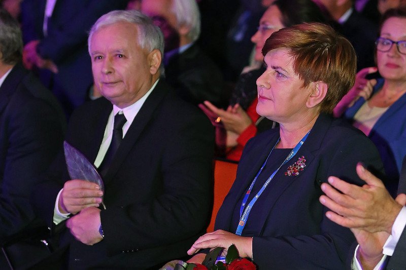 PiS już wygrał wybory. Pójście do urny będzie czystą formalnością, bo w naszych głowach rządzi już PiS