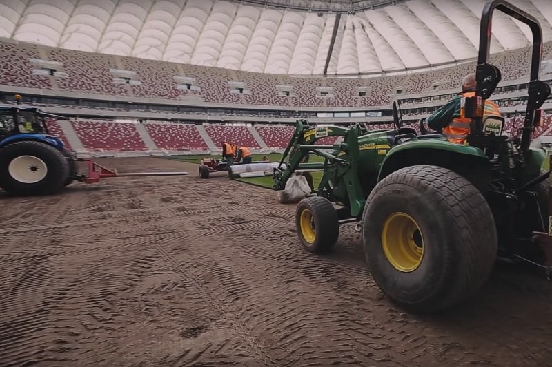 Firma "Trawnik" tłumaczy się ze stanu boiska na PGE Narodowym.