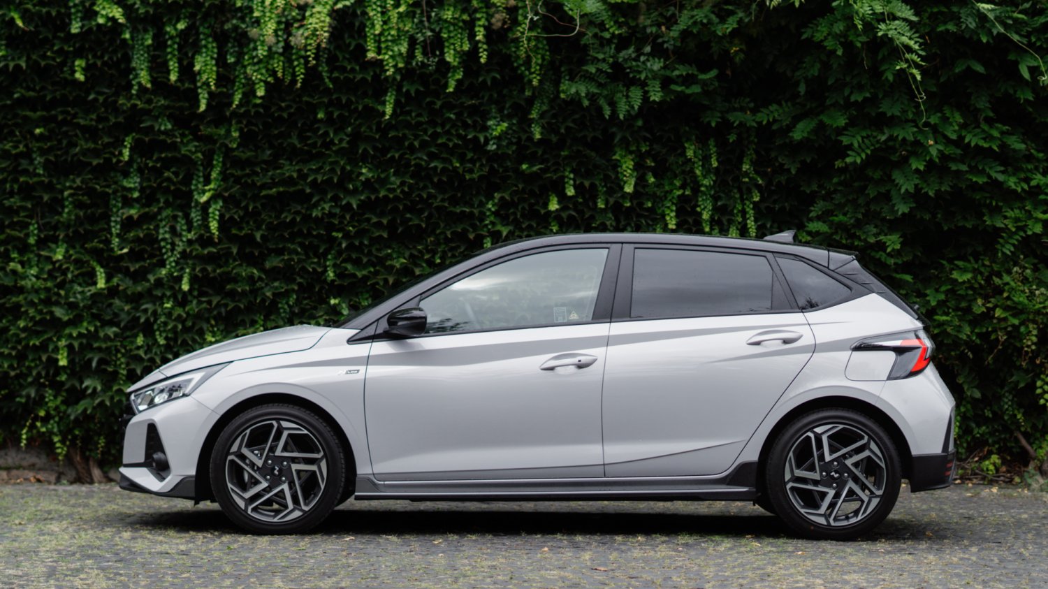 Hyundai i20 1.0 T-GDI o mocy 100 KM. Tak jeździ wersja N Line