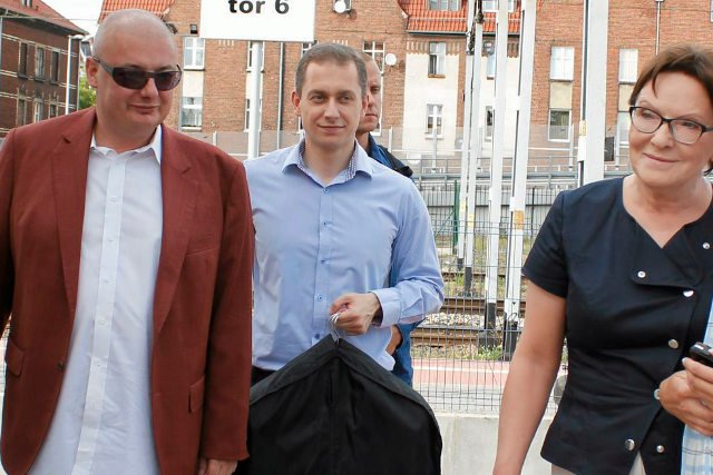 Paweł Zalewski jak najgorzej ocenia kampanijne pomysły Michała Kamińskiego (z lewej)