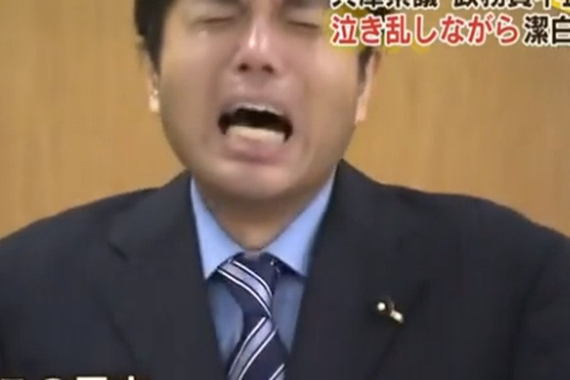 Polityk popłakał się na konferencji.