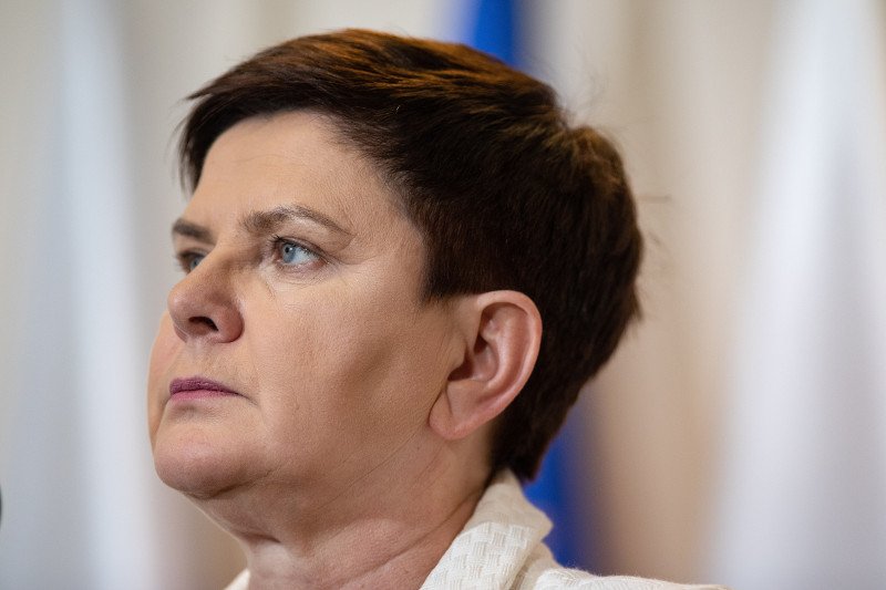 Beata Szydło wdała się w ostrą dyskusję na Twitterze z Barbarą Nowacką.