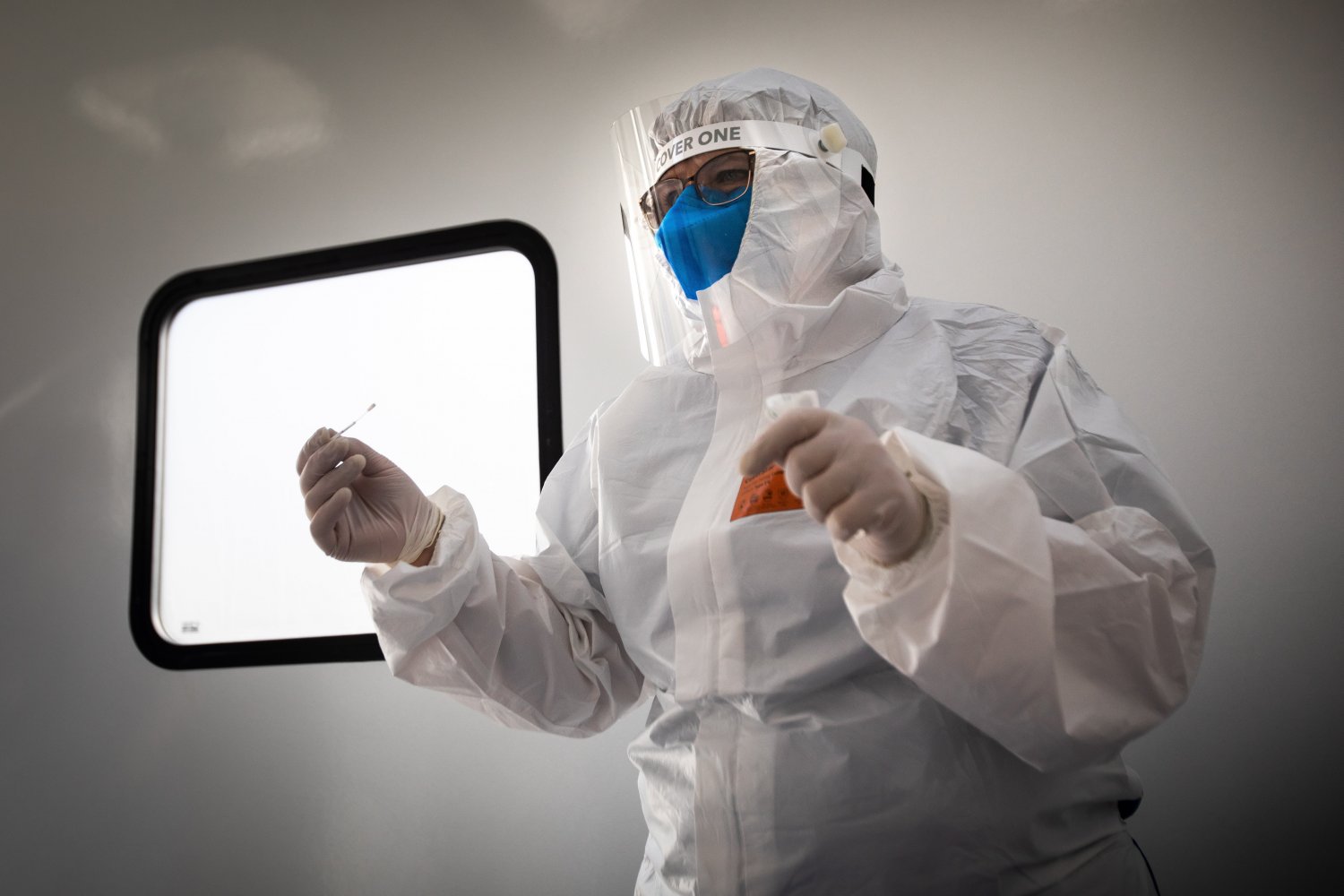 Ostatnia doba pandemii na świecie doprowadziła do rekordów w statystykach dotyczących covid-19 w wielu krajach. W Polsce odnotowano największą liczbę ofiar śmiertelnych. Problem z SARS-CoV-2 ma też Ekwador i Białoruś.