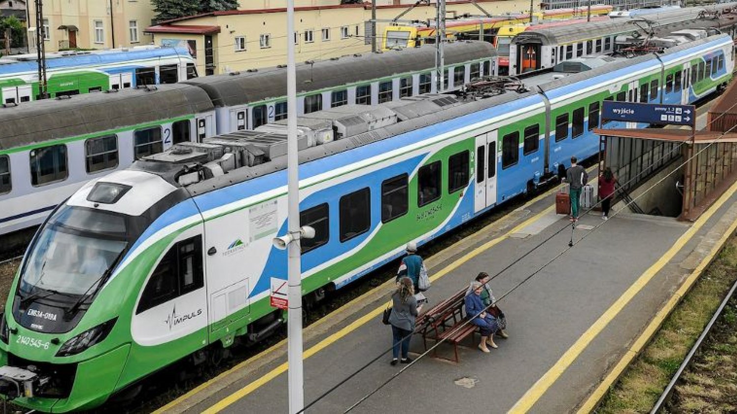 Maszynista w Tłuszczu wysadził pasażerów, bo zakończył pracę. Zdjęcie poglądowe.