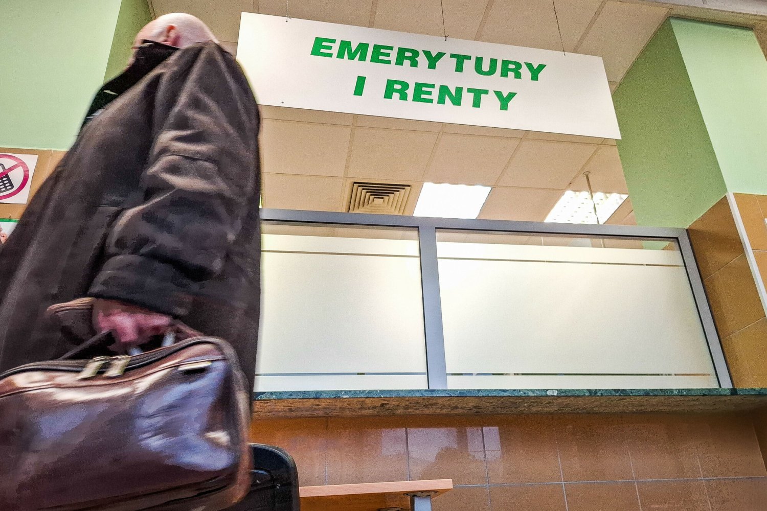 Trzynasta emerytura w 2025. Kiedy ZUS wypłaci pieniądze?