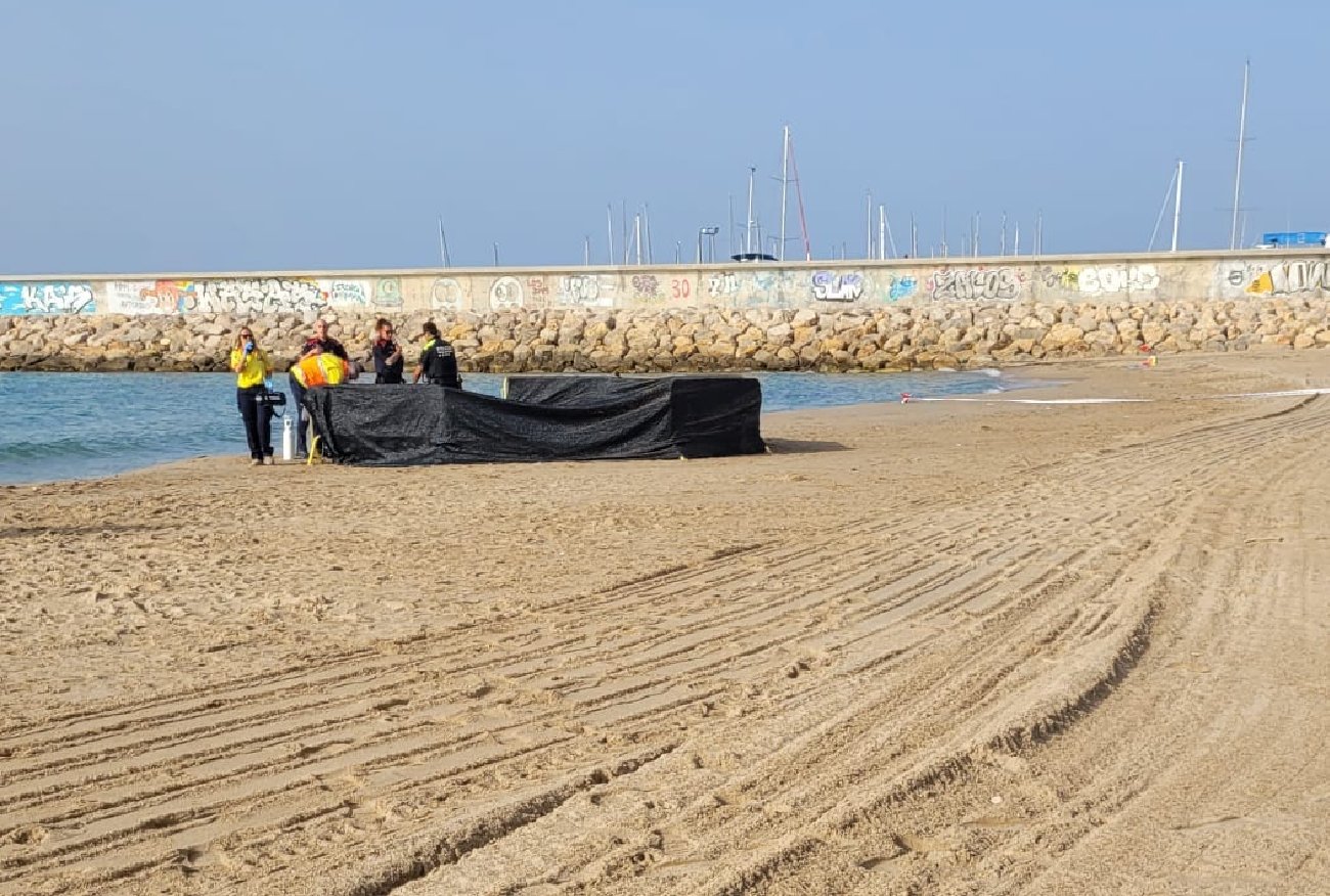 Hiszpania. Dziecko z uciętą głową porzucone na plaży. Pilnie zamknięto okolice.