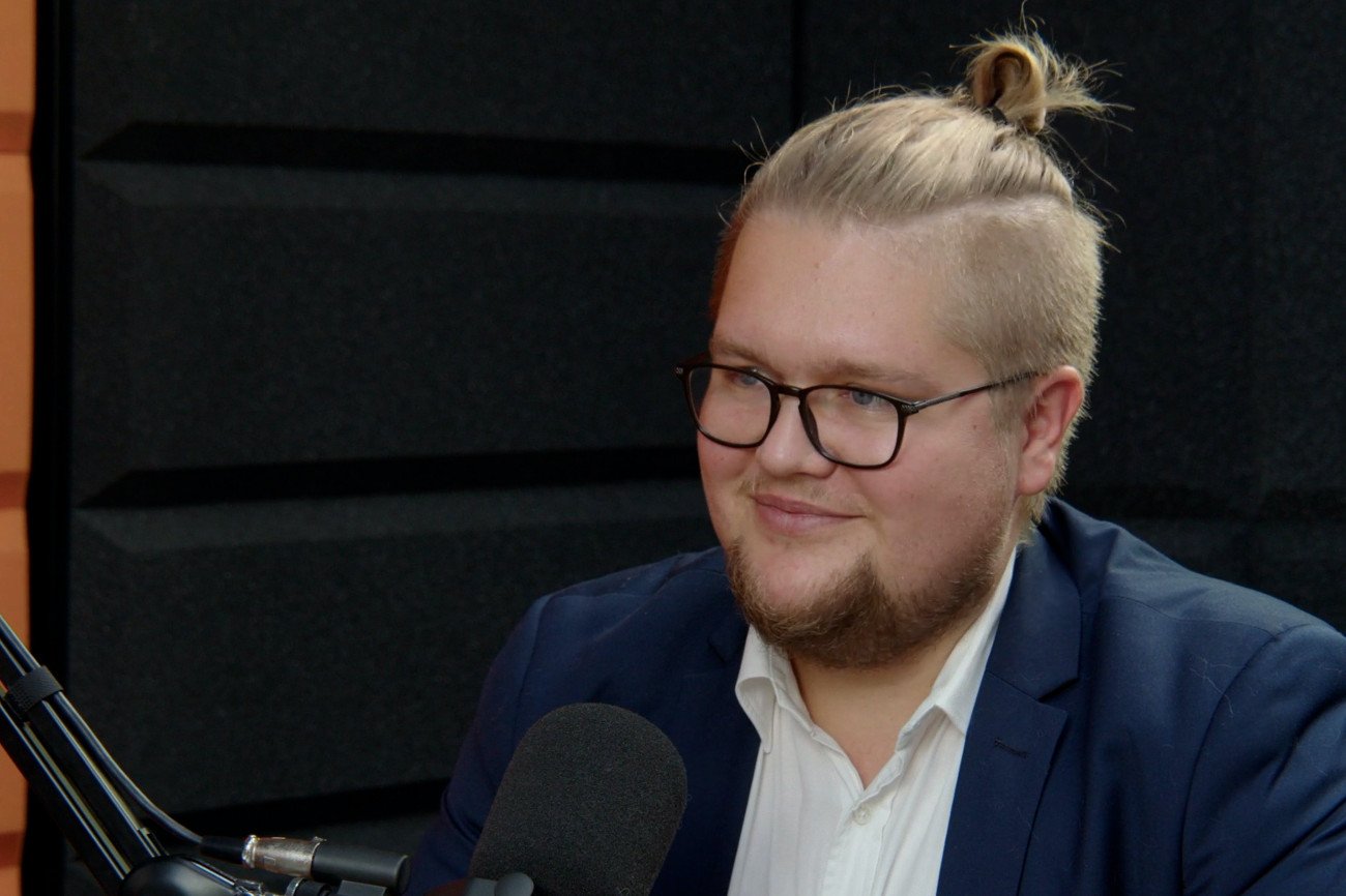 Dr n. med. Filip Dąbrowski ginekolog, onkolog, który kieruje Oddziałem Ginekologiczno - Położniczym w Szpitalu Bielańskim w Warszawie.