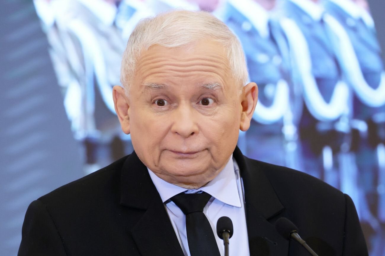 Najnowszy sondaż partyjny nie ucieszy Jarosława Kaczyńskiego.