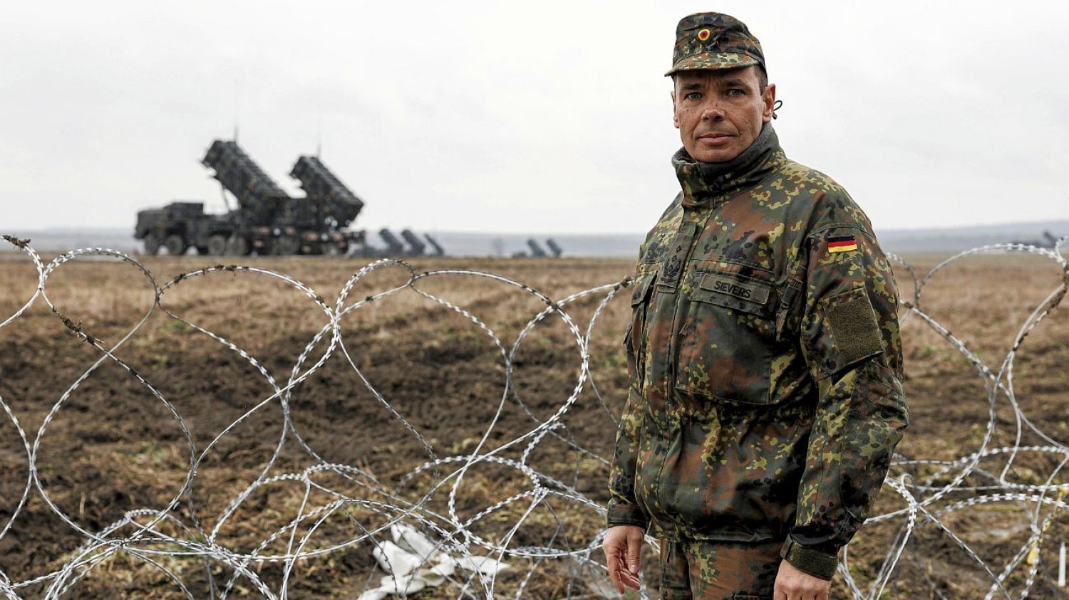 Bundeswehra szuka żołnierzy. Rozważany jest pobór powszechny. Na zdjęciu: dowódca bazy w Husum w Niemczech Jorg Sievers Bundeswehra szuka żołnierzy. Rozważany jest pobór powszechny. Na zdjęciu: dowódca bazy w Husum w Niemczech Jorg Sievers