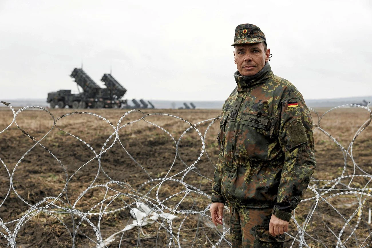 Bundeswehra szuka żołnierzy. Rozważany jest pobór powszechny. Na zdjęciu: dowódca bazy w Husum w Niemczech Jorg Sievers