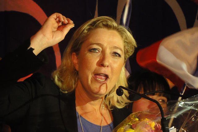 Marine Le Pen odpowiada przed sądem za porównanie muzułmanów do nazistów.