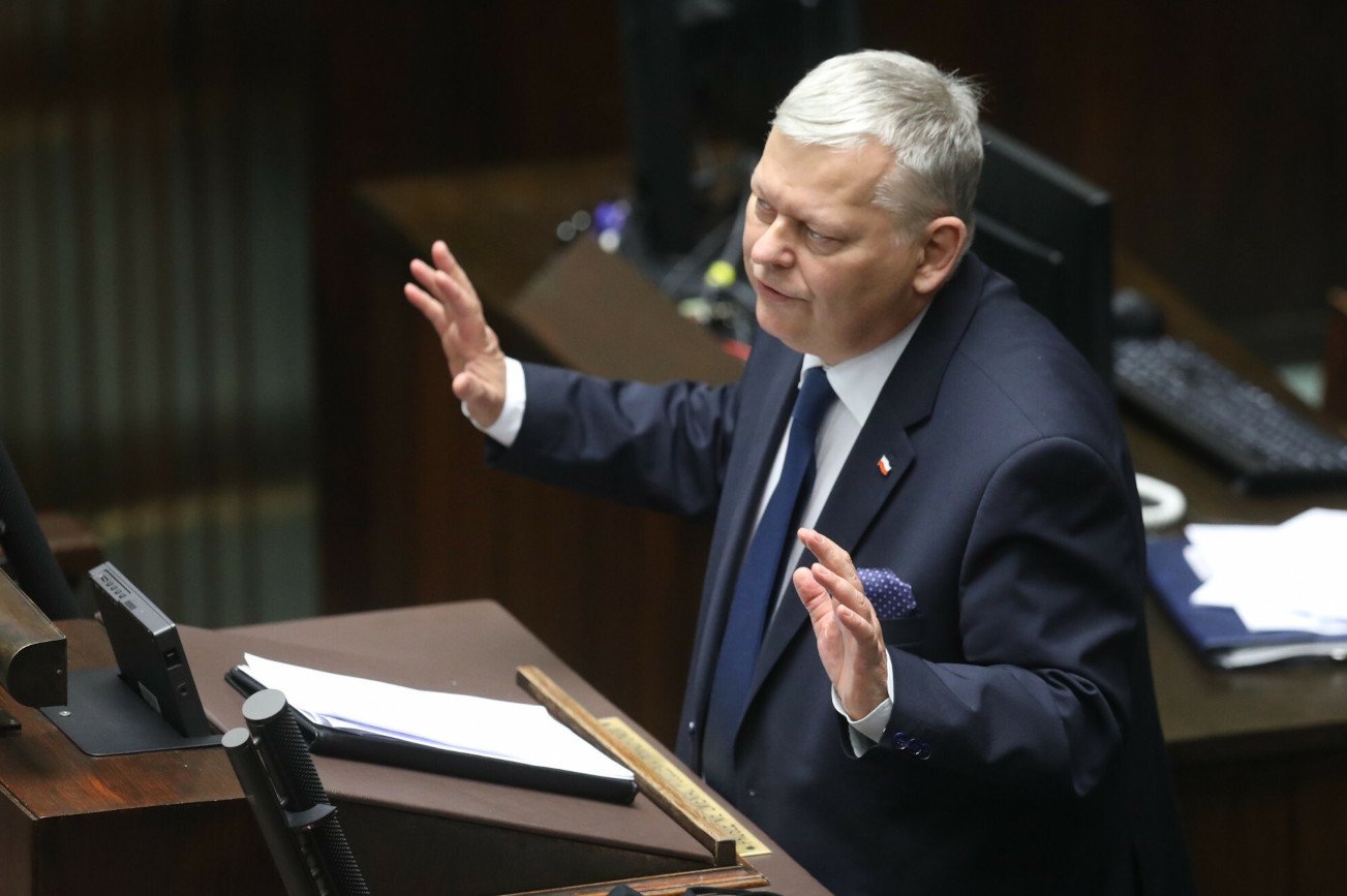 Fala komentarzy po wypowiedzi Suskiego o "setkach" inwigilacji Pegasusem.