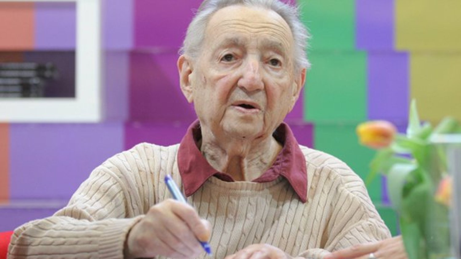 Marek Edelman podczas Międzynarodowych Targów Książki (Pałac Kultury i Nauki w Warszawie, 24 maja 2009 roku)