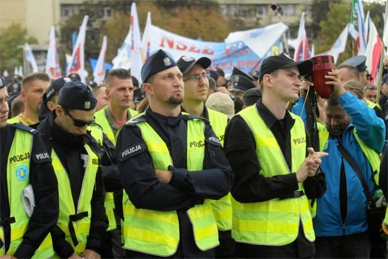 Policjanci nie zrezygnują łatwo ze strajku.