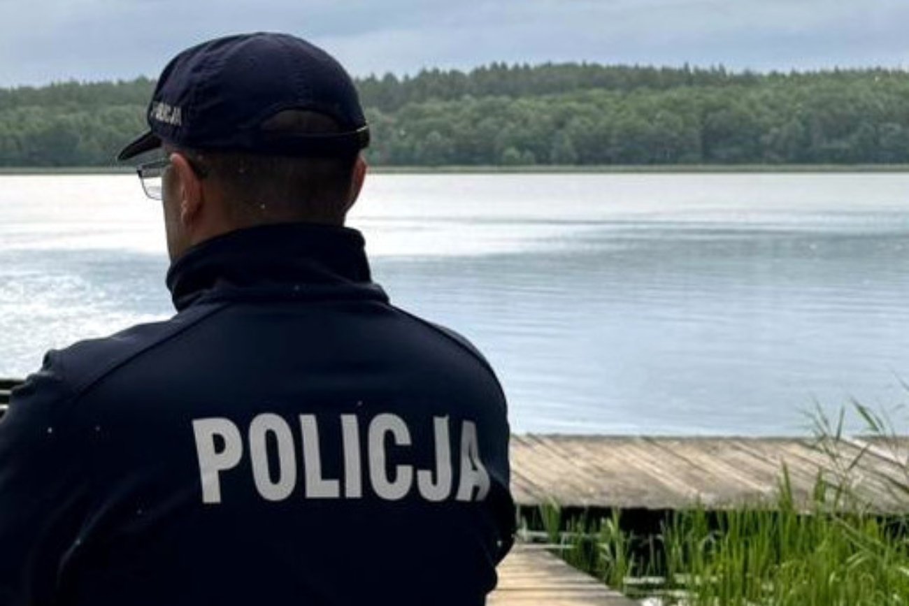 Trzech nastolatków zafineło na Jeziorze Małszewskim. Trwa akcja poszukiwawcza