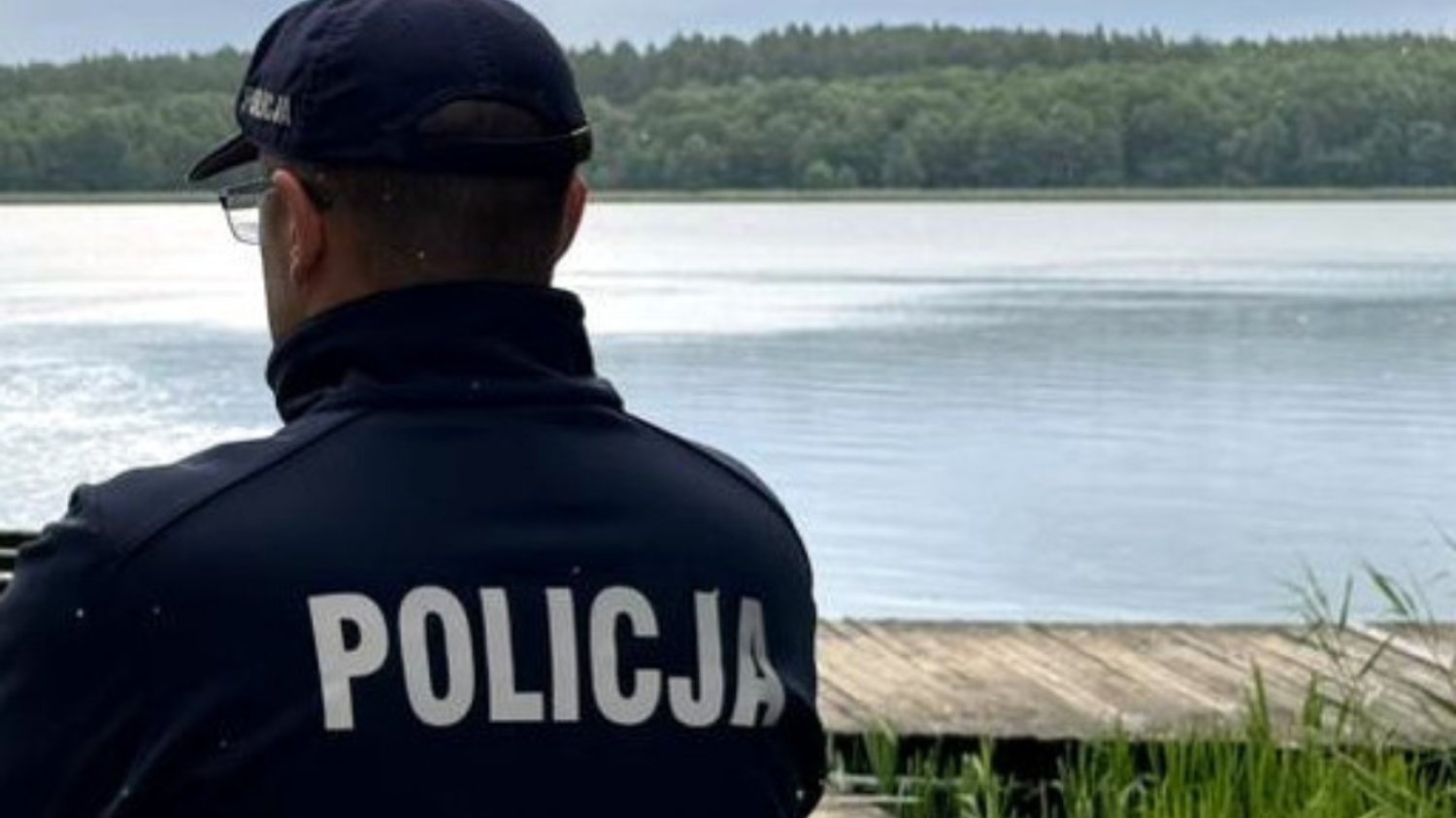 Trwają poszukiwania trzech nastolatków na jeziorze Małszewskim.