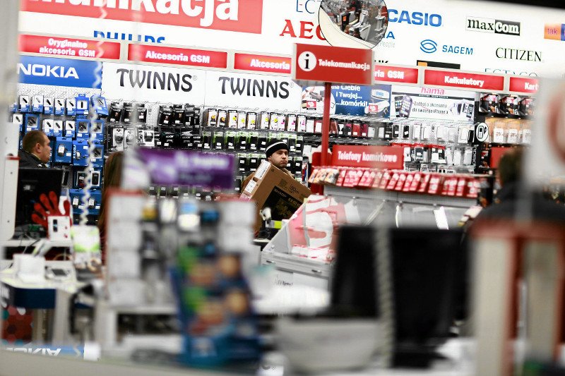 Wyprawka do szkoły puści cię z torbami. Lustrzanka, smartfon, nowy tablet - niezbędnik polskiego ucznia