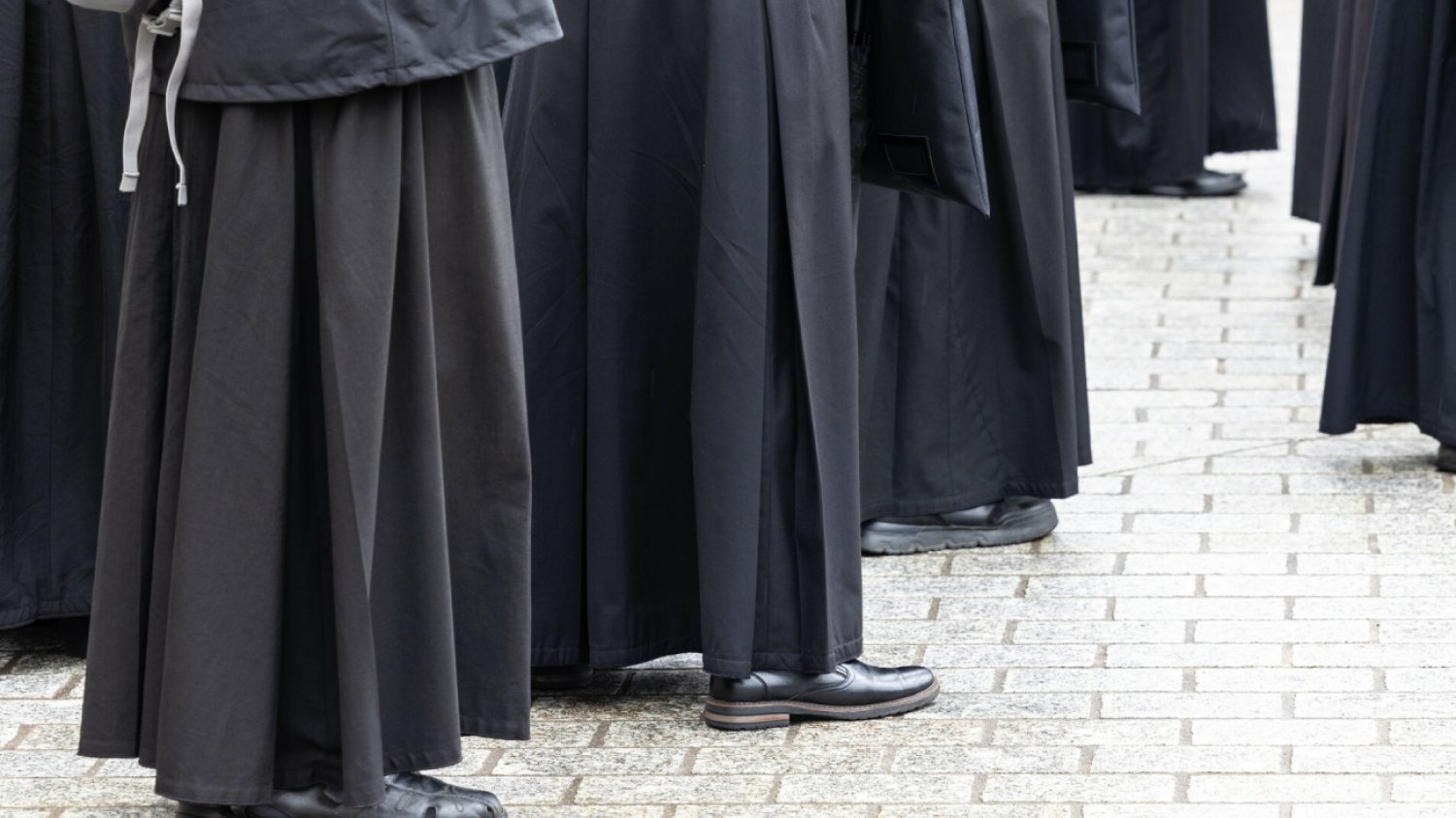 Orgia w Dąbrowie Górniczej. Wiadomo, co dalej z księdzem Tomaszem
