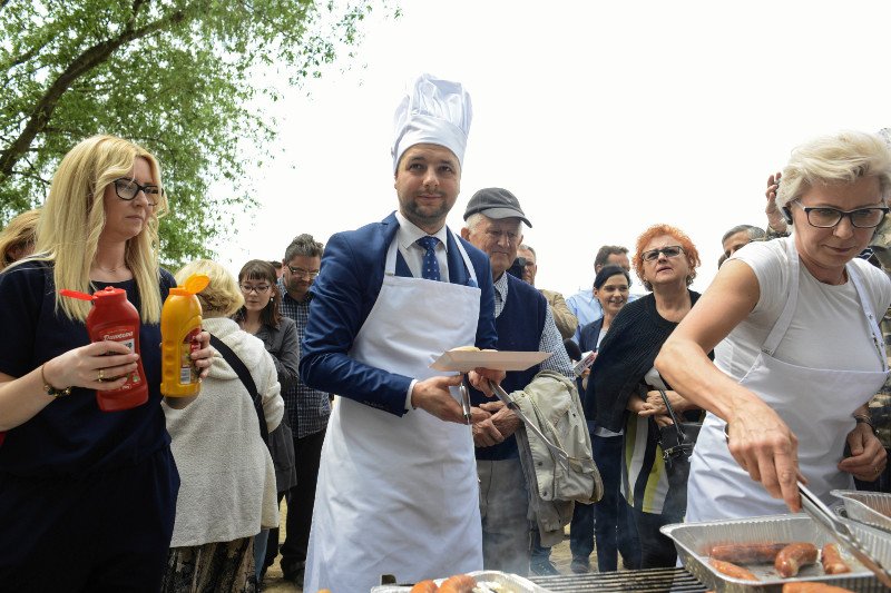 Patryk Jaki mocno wziął się do roboty, aby przekonać warszawiaków do swojej osoby.