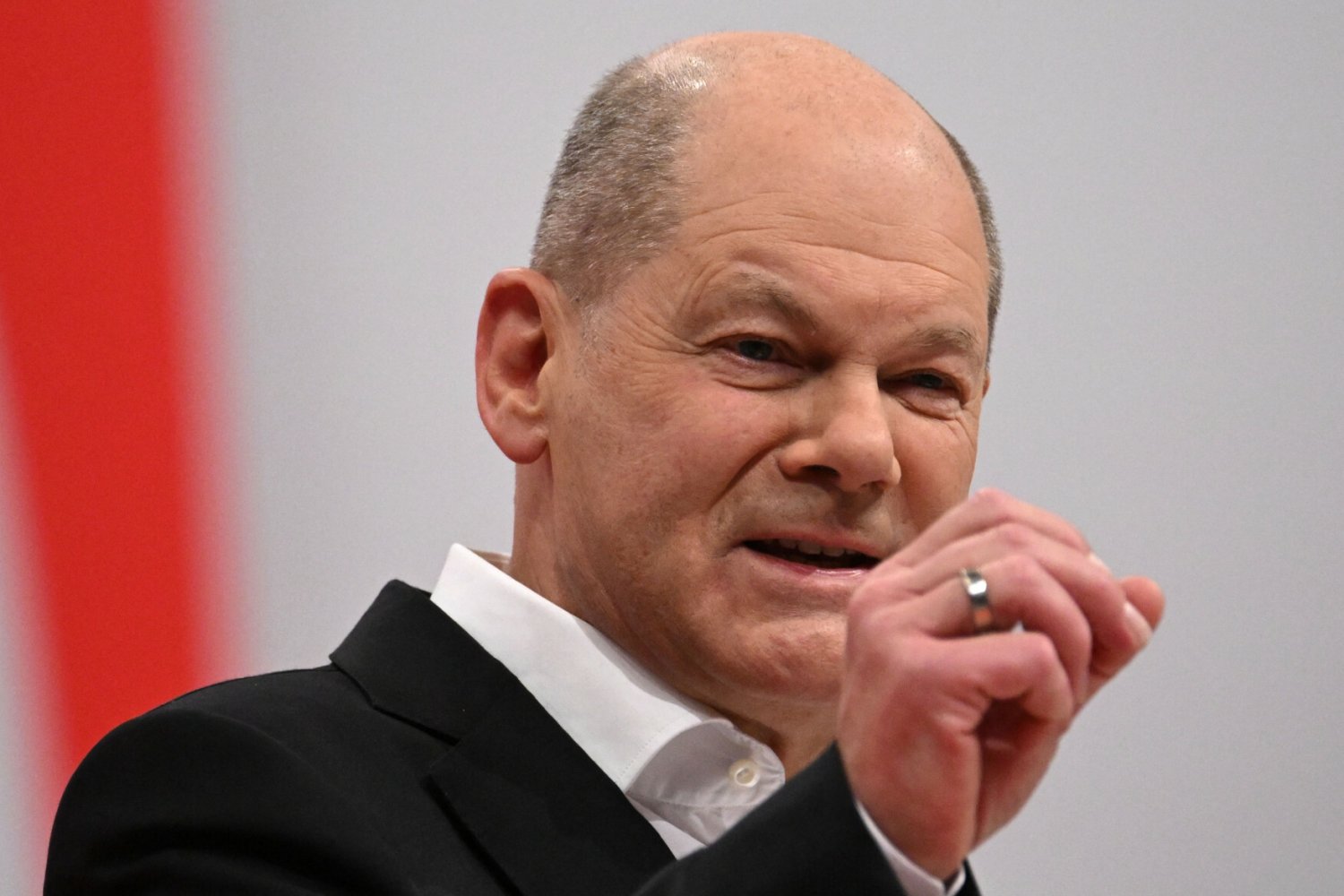 Scholz gratuluje Tuskowi objęcia nowej funkcji. Zrobił to po polsku.