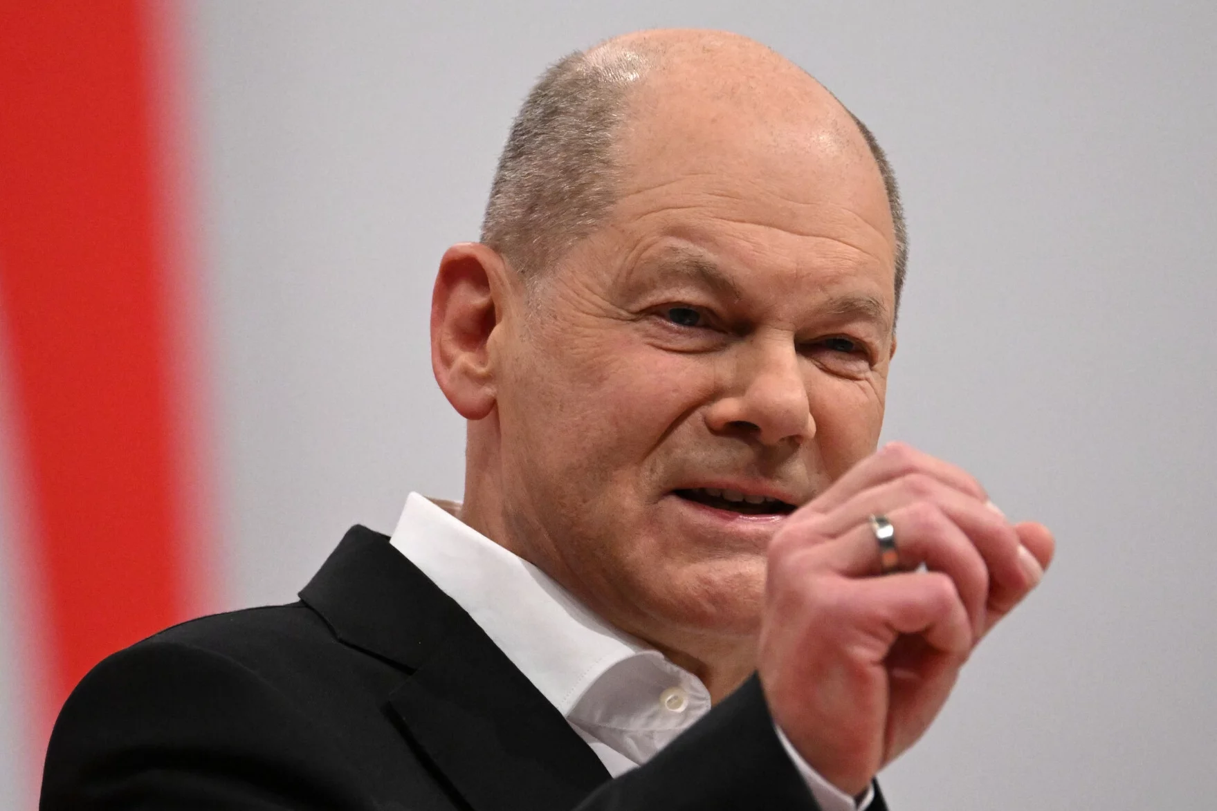 Scholz gratuluje Tuskowi objęcia nowej funkcji. Zrobił to po polsku.