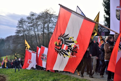 Austria staje się prawdziwym obrońcą europejskich wartości, ale unika przy tym skrajności i śmieszności.