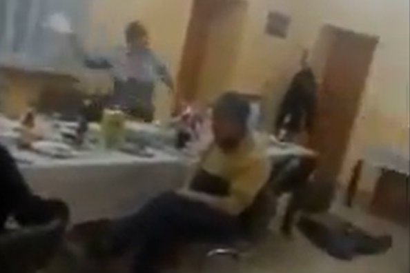 Sołtys wsi Naczysławki pod wpływem alkoholu bił swoją żonę. Bulwersujące nagranie z zajścia trafiło do internetu.