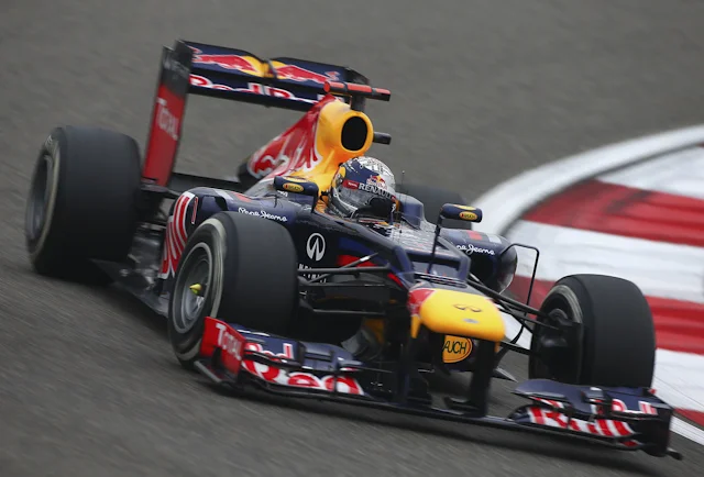 Sebastian Vettel przebił się z jedenastej pozycji na piątą.