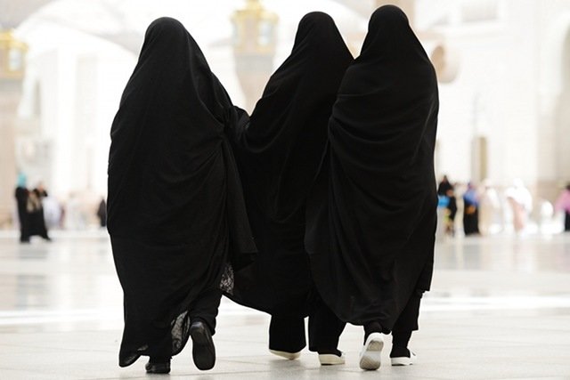 [url=http://www.shutterstock.com/pic-106529378/stock-photo-islamic-holy-place.html?src=gSrmTbBZARw7UV8-DeEoPw-1-13]W Zjednoczonych Emiratach Arabskich, gdzie dominującą religią jest islam, seks pozamałżeński jest karany więzieniem[/url]