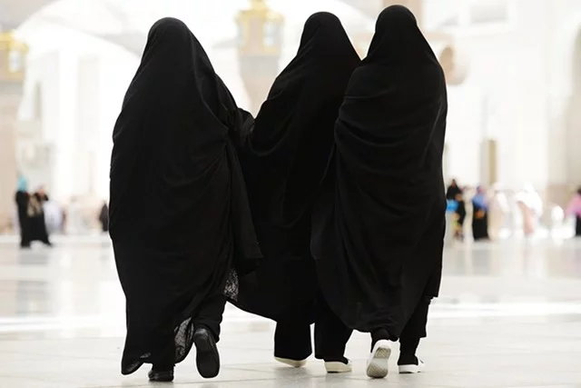 [url=http://www.shutterstock.com/pic-106529378/stock-photo-islamic-holy-place.html?src=gSrmTbBZARw7UV8-DeEoPw-1-13]W Zjednoczonych Emiratach Arabskich, gdzie dominującą religią jest islam, seks pozamałżeński jest karany więzieniem[/url]