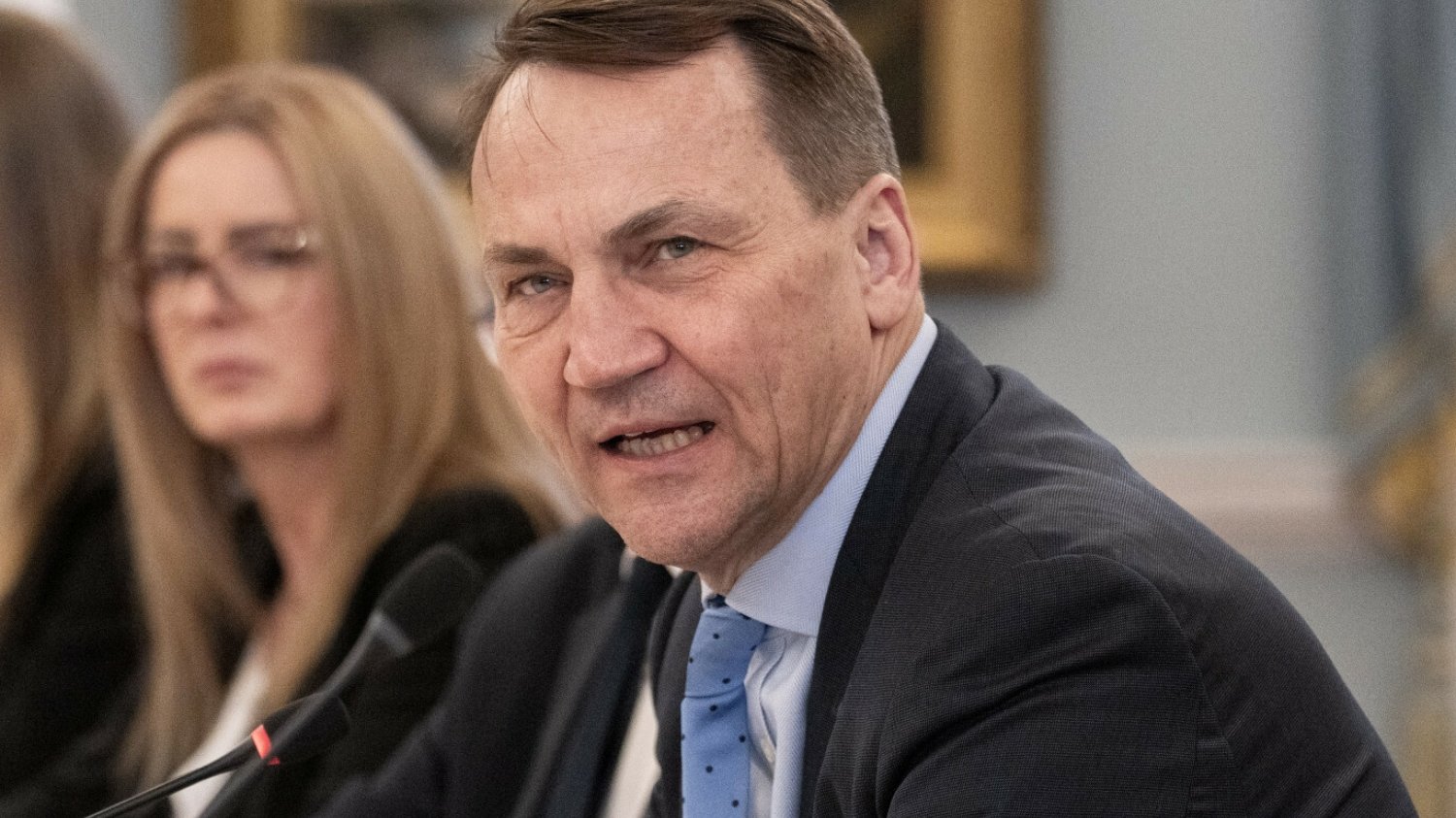 Sikorski odwołuje ambasadorów. Na liście kilkadziesiąt nazwisk.
