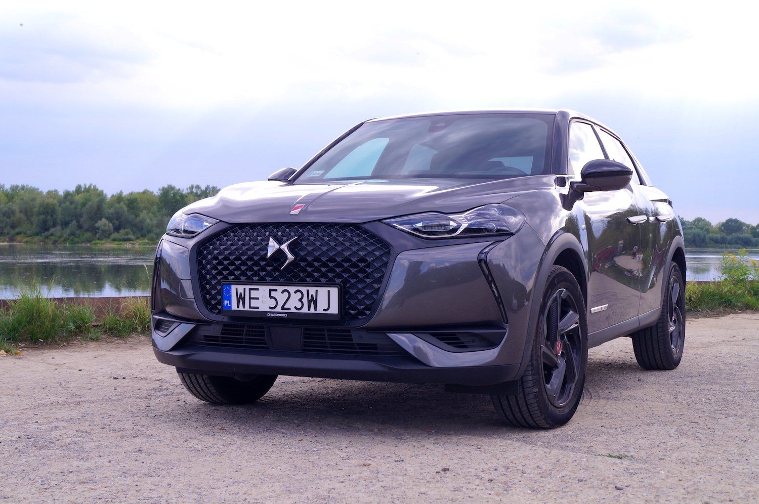 DS 3 Crossback to propozycja dla tych, którzy szukają czegoś nowego. Szaleństwa, ekstrawagancji, ciekawskich spojrzeń.
