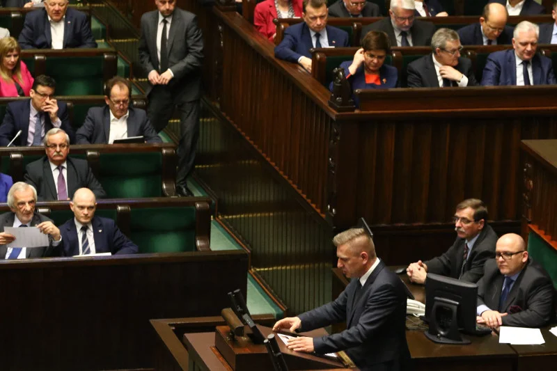 Gdyby wybory odbyły się dzisiaj, do parlamentu dostałoby się pięć partii politycznych.
