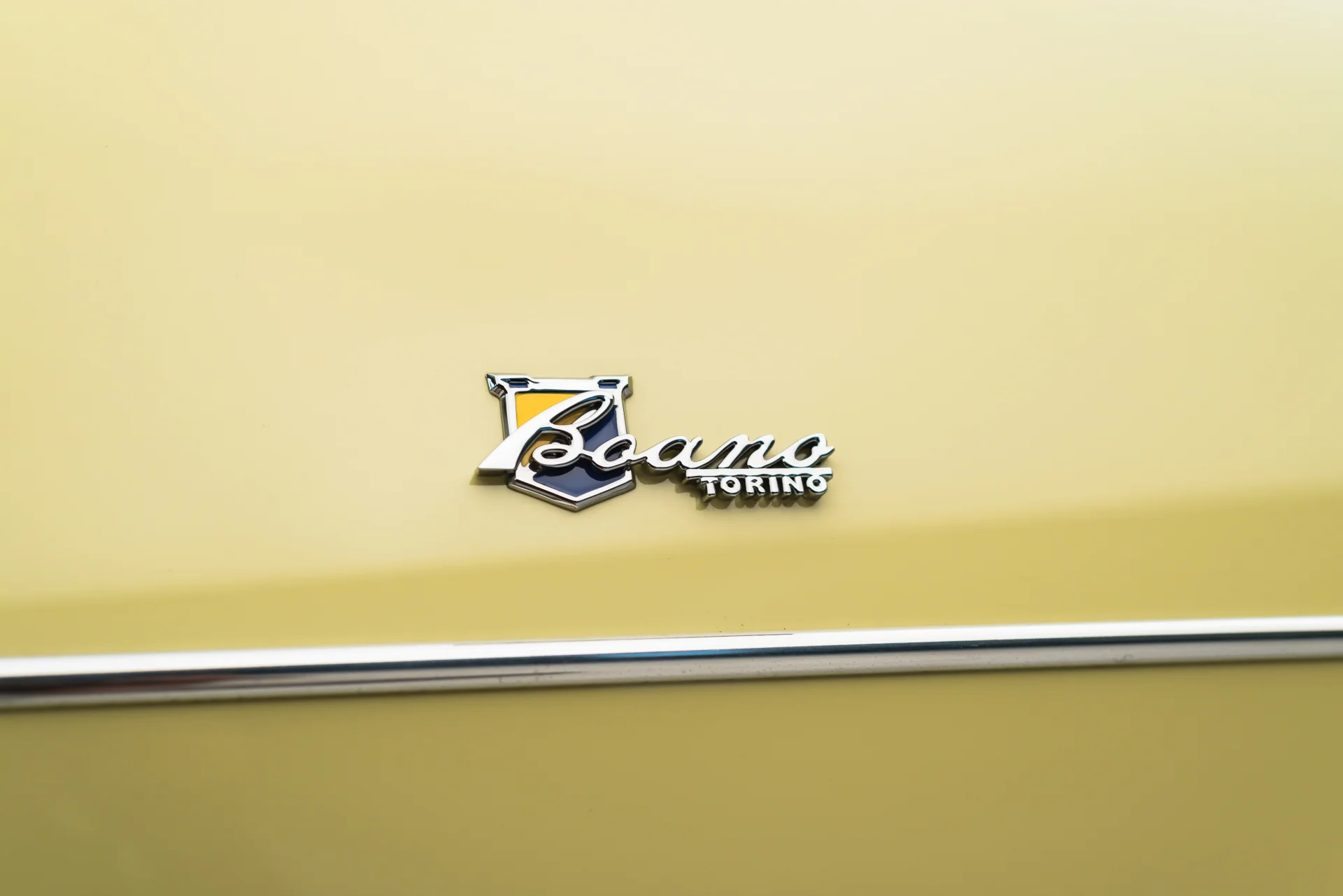 Znak firmowy Carrozzeria Boano na nadwoziu samochodu Alfa Romeo 1900C SS Speciale z 1953 roku.