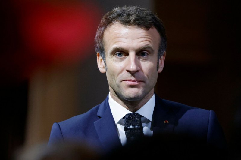 Stosunki rosyjsko-francuskie. Macron znów blisko Putina