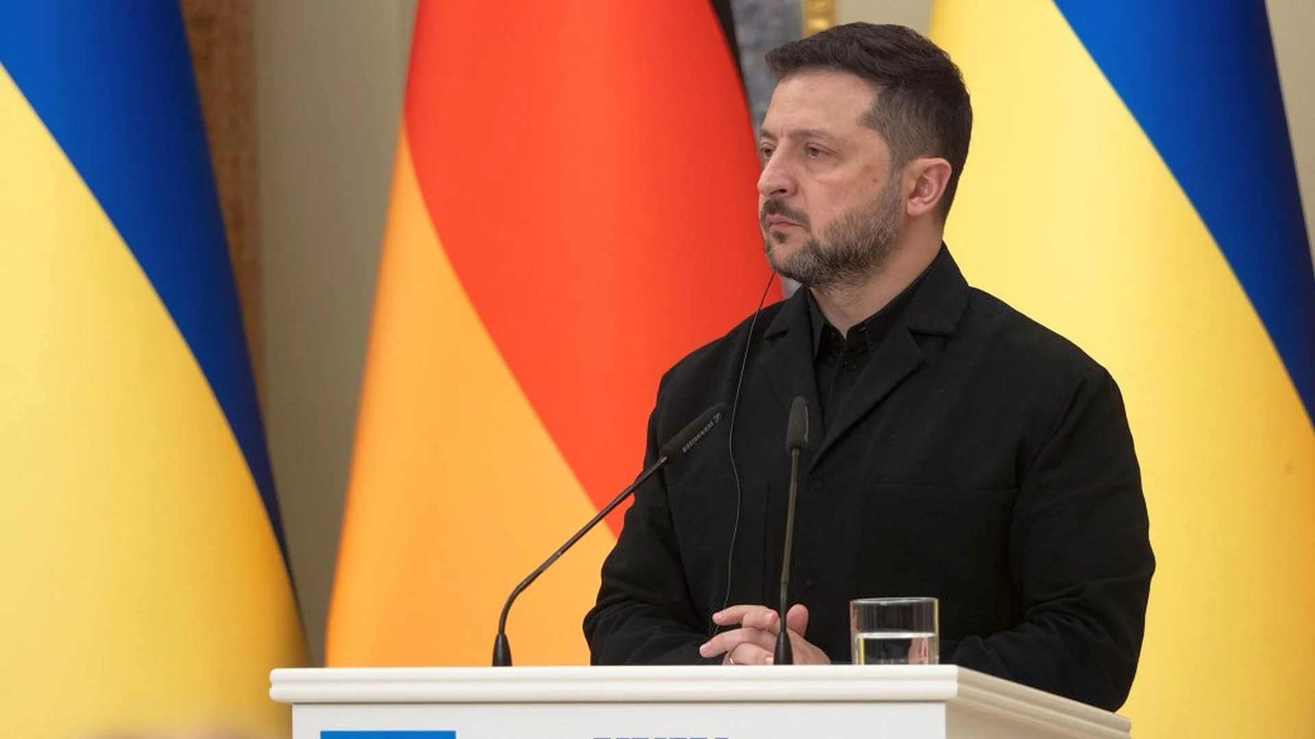 Zełenski ujawnia plan Waszyngtonu. Trójstronne rozmowy jeszcze w październiku Wołodymyr Zełenski, prezydent Ukrainy