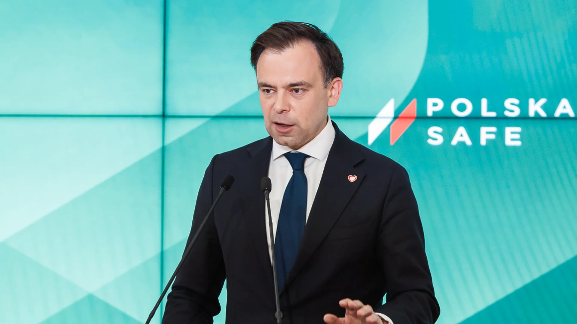 Domański dobitnie podsumował Morawieckiego. "Inwestycje w PowerPoincie"