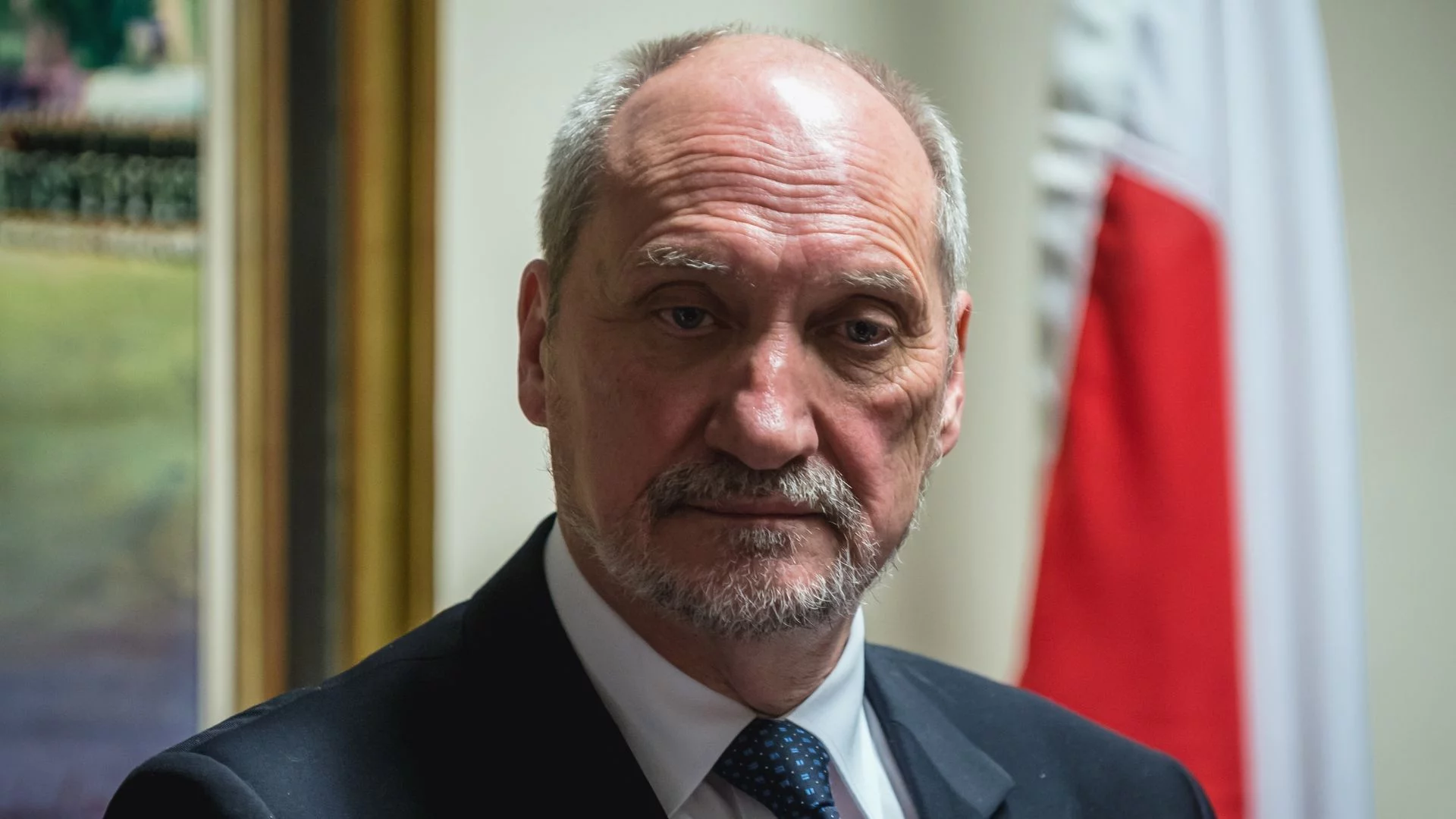 Antoni Macierewicz z aktem oskarżenia. Doigrał się za tyradę pod adresem SKW Antoni Macierewicz