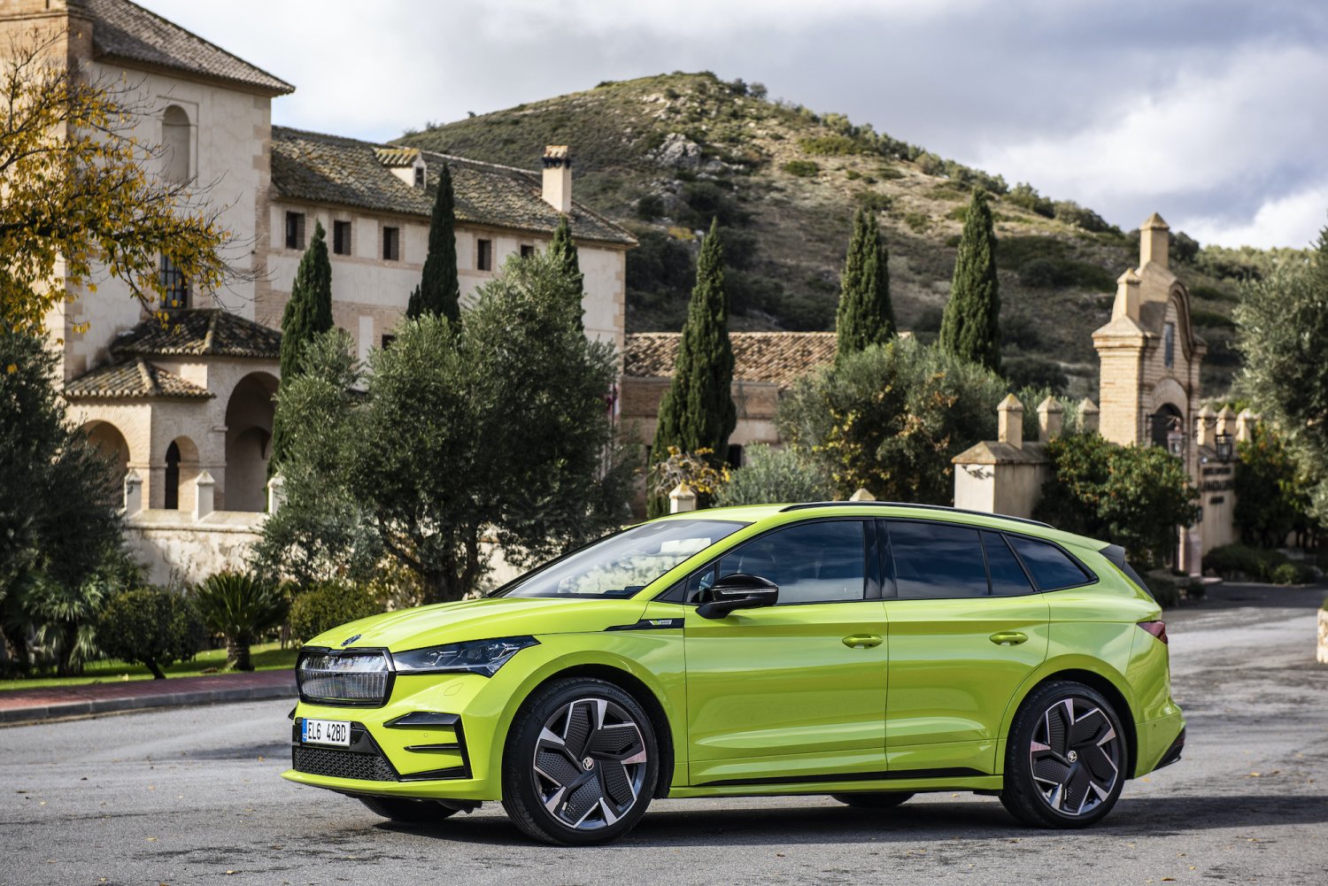 Enyaq iV RS to najmocniejsza seryjna Skoda w historii. W Hiszpanii sprawdziliśmy, co naprawdę potrafi.