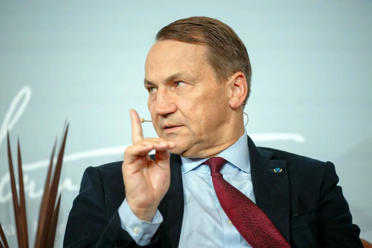 Sikorski punktuje Nawrockiego. To pytanie zapadnie mu w pamięć Sikorski punktuje Nawrockiego. To pytanie zapadnie mu w pamięć