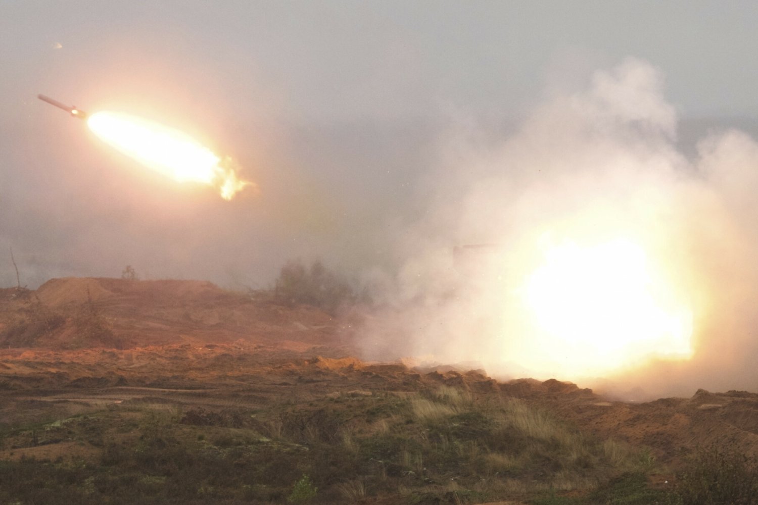 Zdjęcie ilustracyjne - na zdjęciu rosyjska rakieta podczas manewrów Zapad